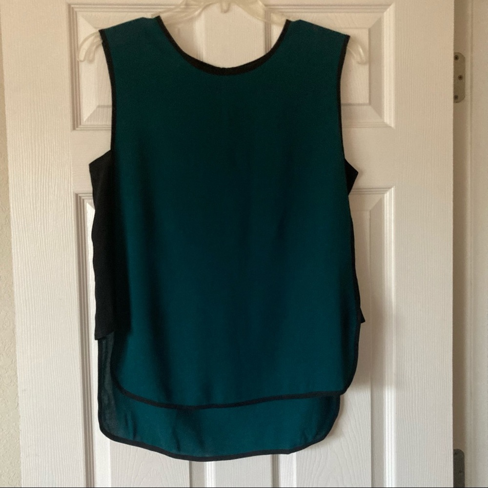 FOREVER 21 teal and black sleeveless blouse
